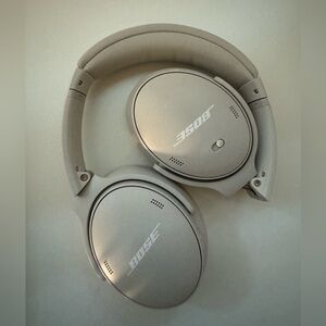 Bose QuietComfort Bluetooth Wireless Noise Cancelling Headphones, White